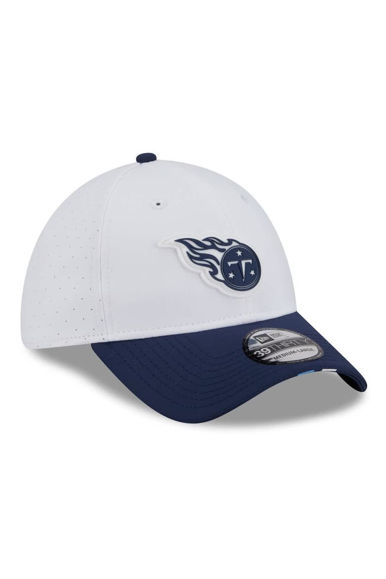 Men's New Era  White/Navy Tennessee Titans 2025 NFL Training Camp 39THIRTY Flex Hat, Alternate, color, White