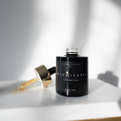 Intoxicated Cosmetics Snail Serum +  Hat
