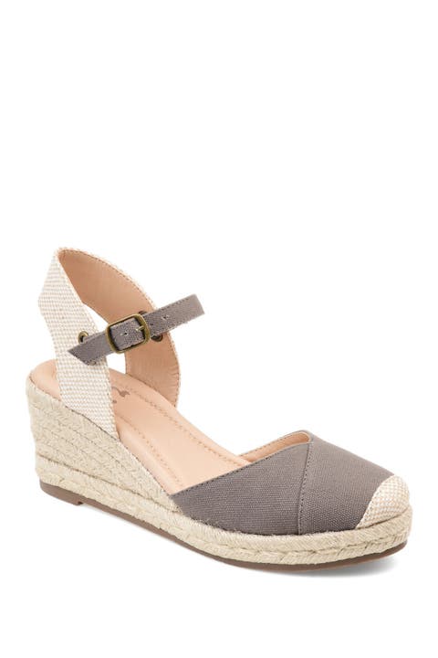 JOURNEE Ashlyn Wedge Pump