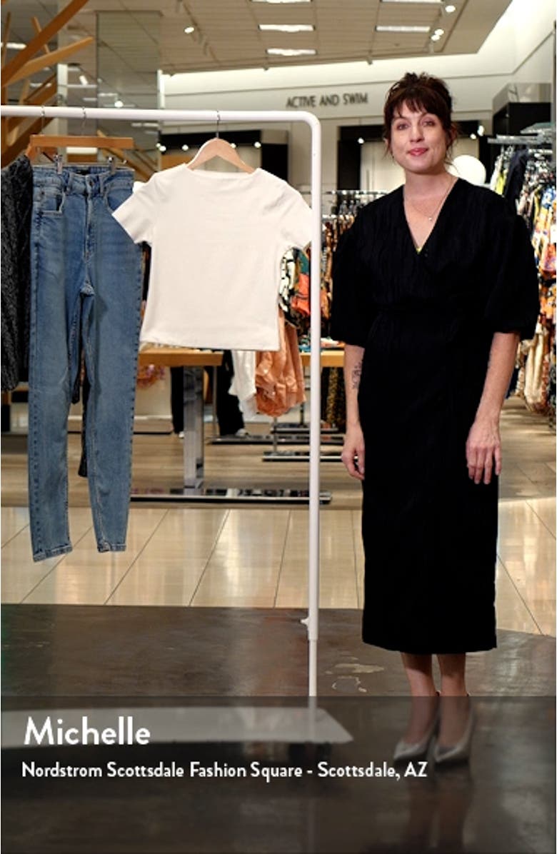 Signature Crop T-Shirt, sales video thumbnail