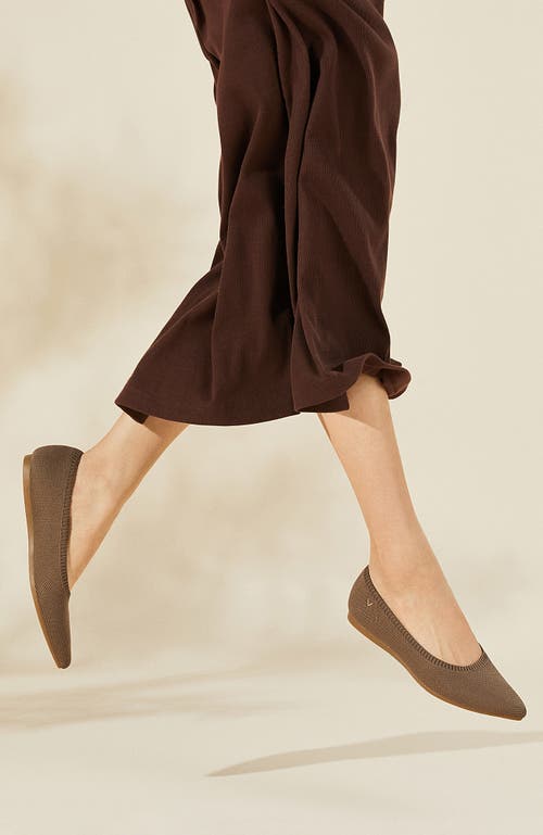 Vivaia Square-toe V-cut Flats