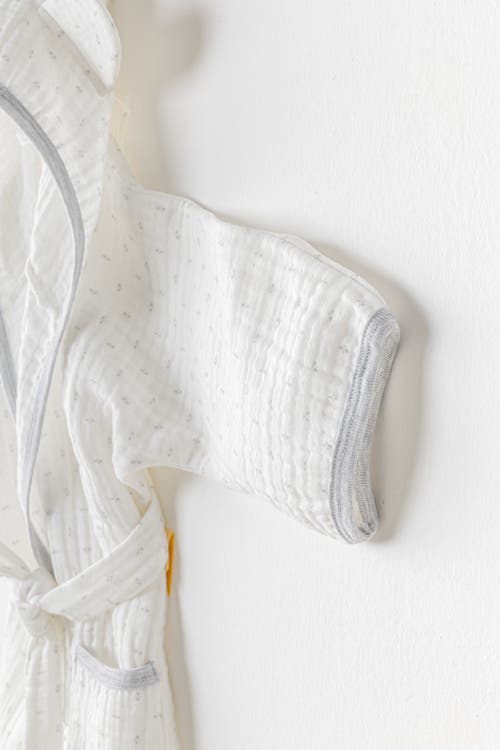 Andy Wawa Wawa Boys Bathrobe In White