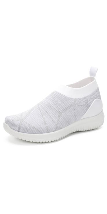 Lightweight Slip-On Knit Sneakers with Breathable Mesh Upper