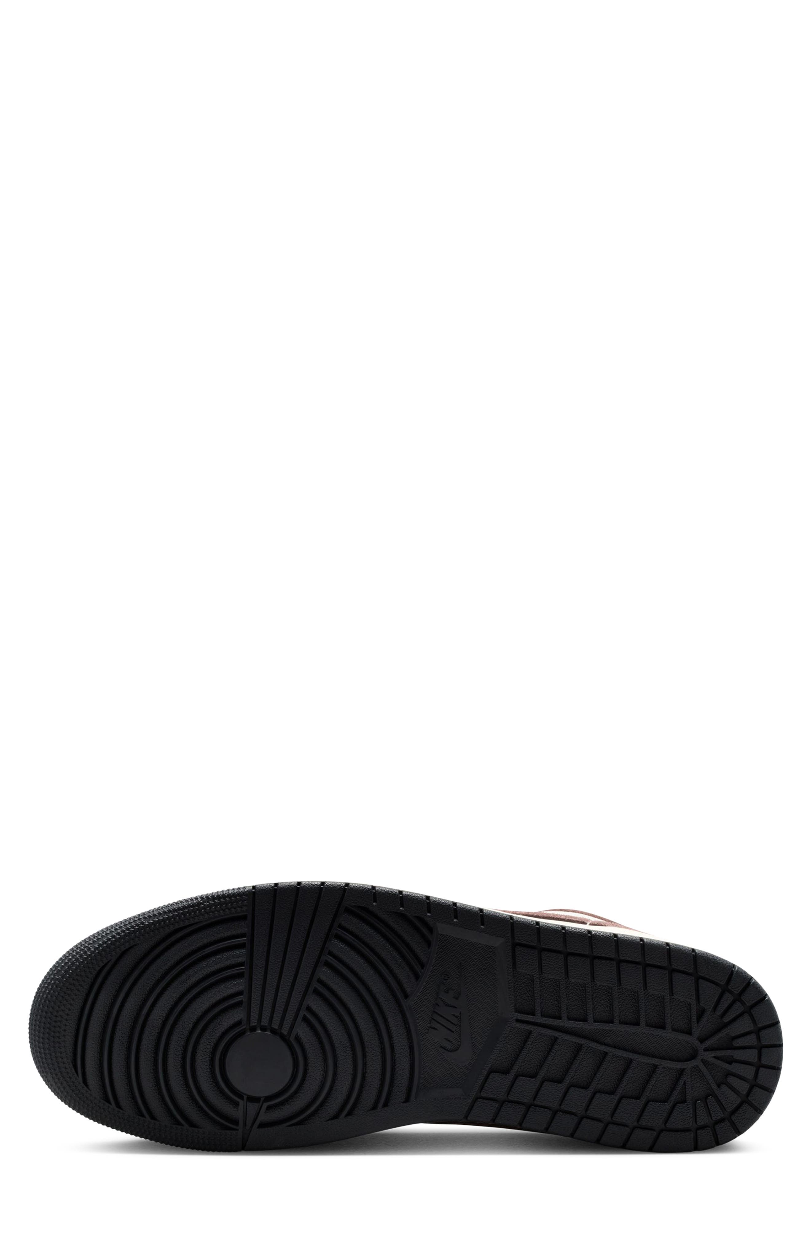 Мужские кроссовки Nike Air Jordan 1 Low Basketball Sneaker — фото 4