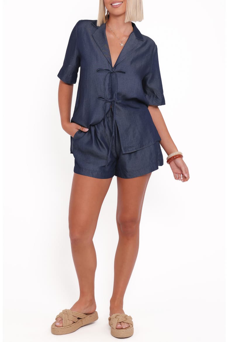 Aaliyah Tie Front Chambray Top, Alternate, color, DARK WASH