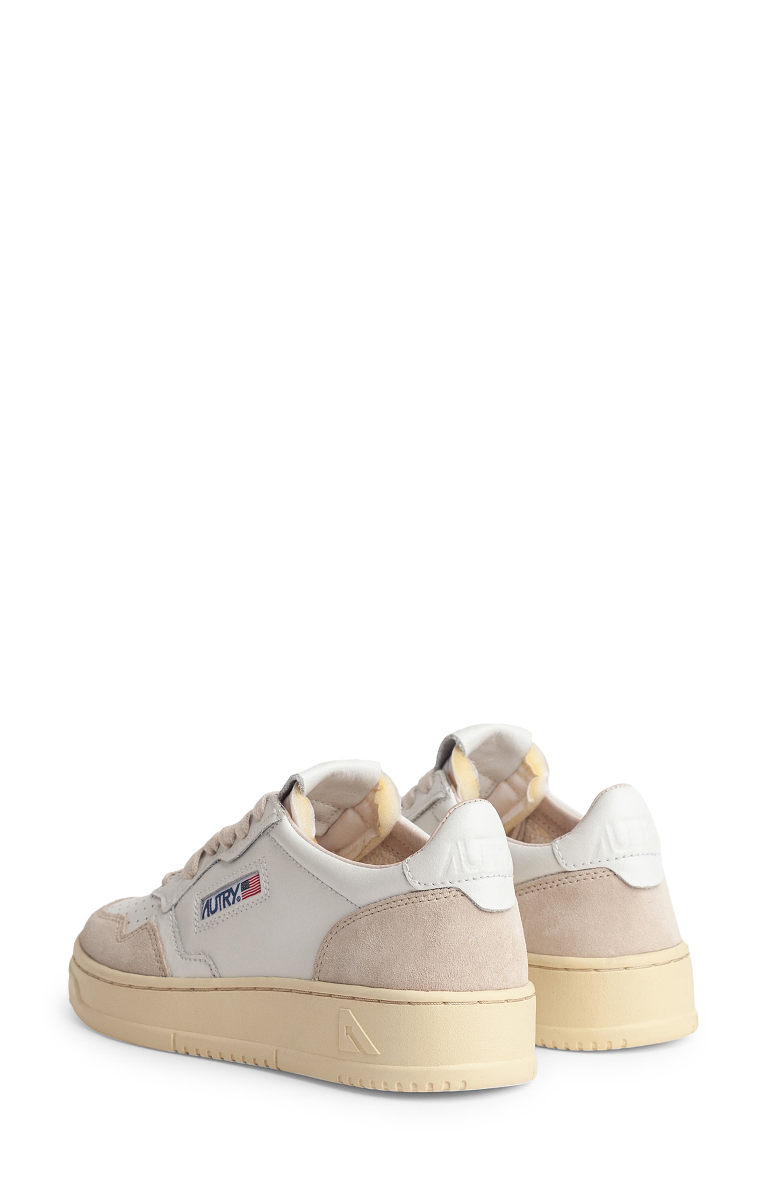 AUTRY Medalist Low Sneaker, Alternate, color, Leat/Suede White