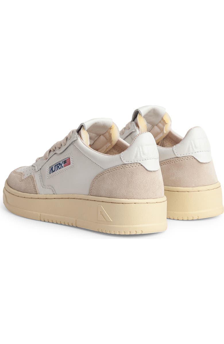 AUTRY Medalist Low Sneaker, Alternate, color, Leat/Suede White