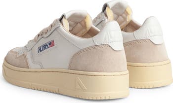 【関税&送料込】Autry Low-Top Medalist Sneakers Autry Medalist Low Sneakers In Marshmallow And Burgundy Leather