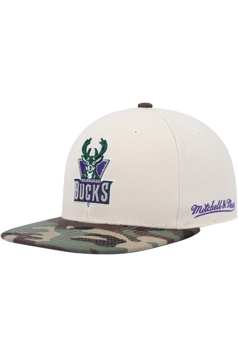 Men's Mitchell & Ness Cream/Camo Milwaukee Bucks Hardwood Classics 40th Anniversary Off White Camo Fitted Hat, Alternate, color, Camo