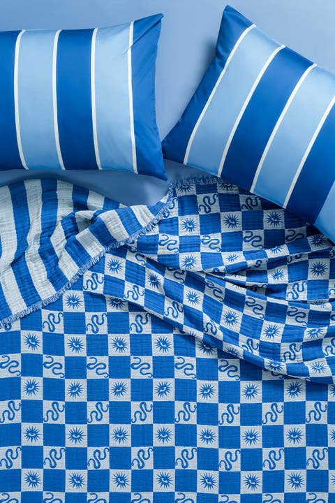 Costa Geometric Jacquard Fringed Oversiezed King Coverlet