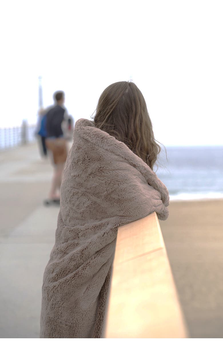 Sea To Me Blankets Carmel Faux Fur Throw, Main, color, Cashmere Taupe