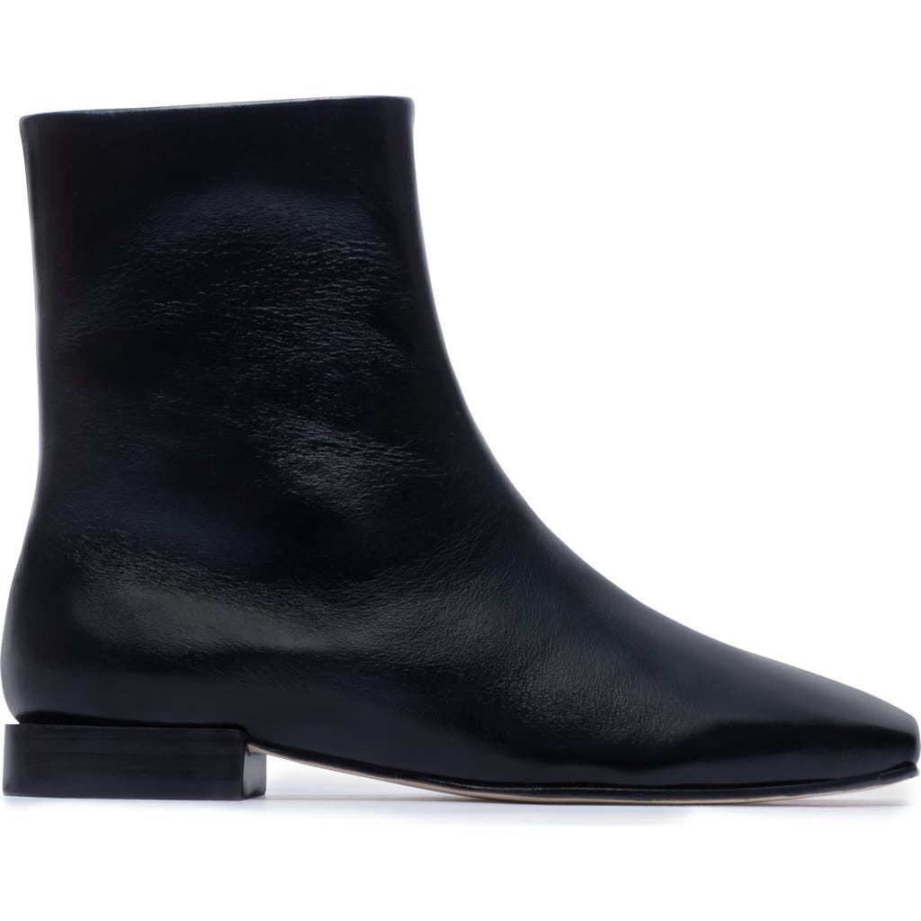Bernardo Belfast Leather Ankle Booties In Black
