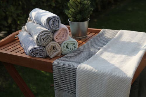 Olive And Linen Olive & Linen Whisper Weight Turkish Hand Towel In Sand
