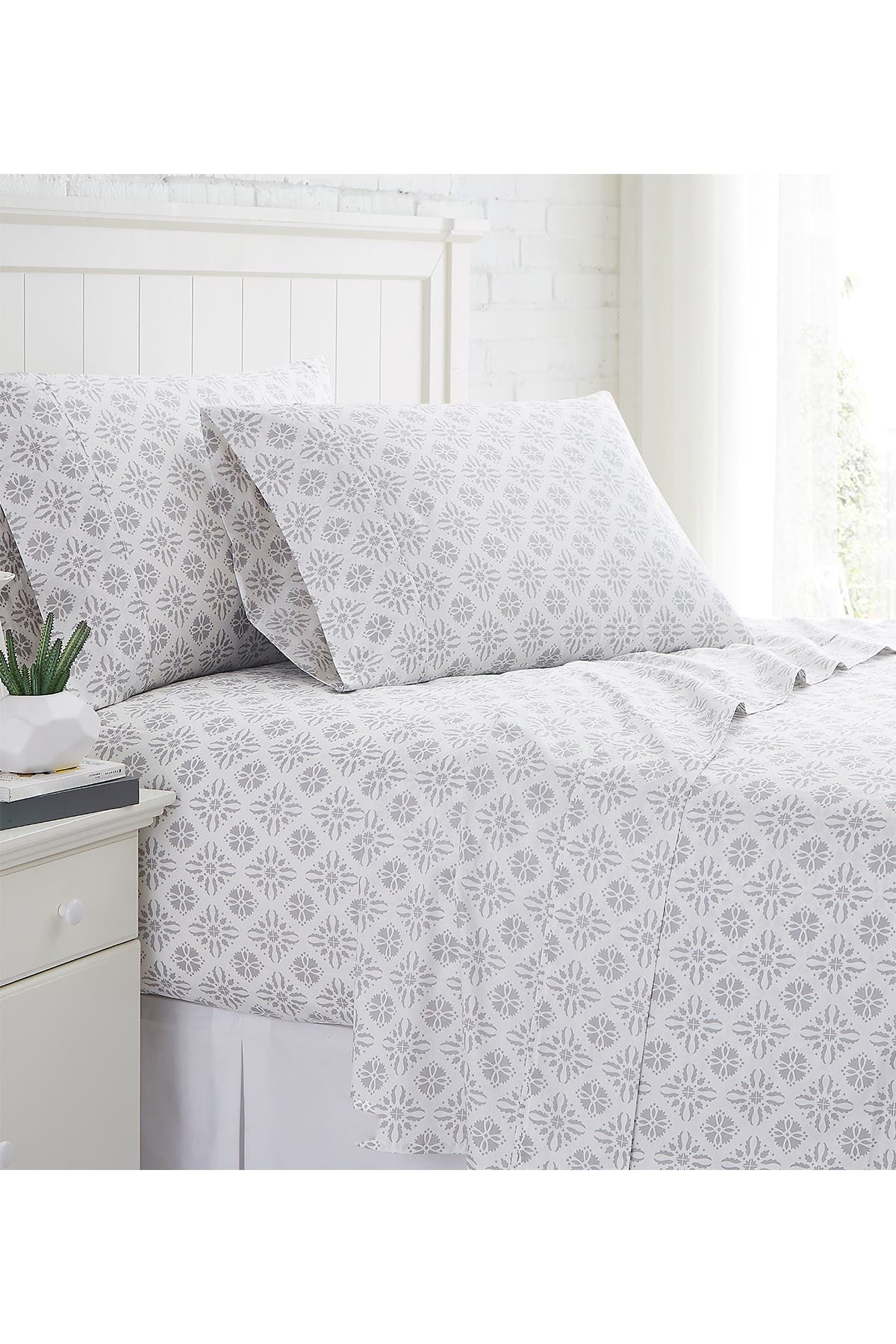 SOUTHSHORE FINE LINENS Geometric Dreams 300 Thread Count Long Staple Sateen Cotton Sheet Set