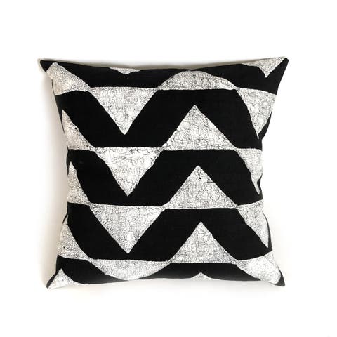 Sadza Triangles Pillow Cover - Ebony Black 18'