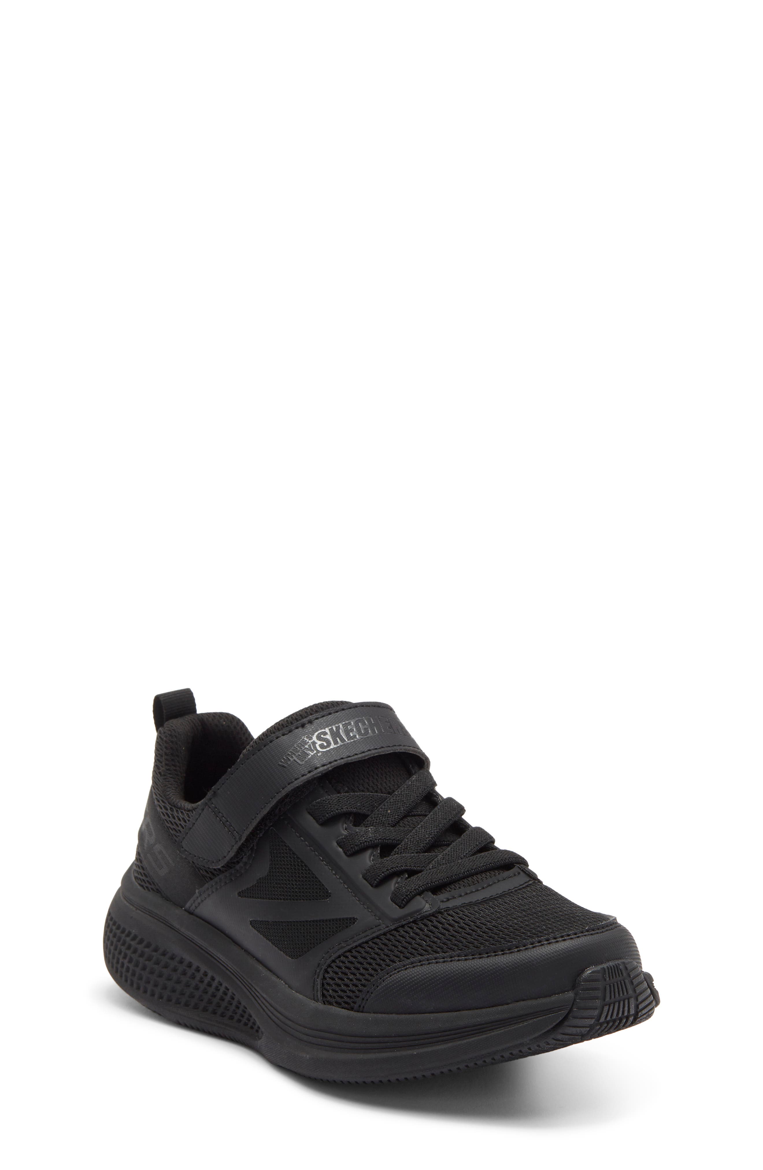 GO RUN Elevate 2.0 Sneaker, Main, color, BBK