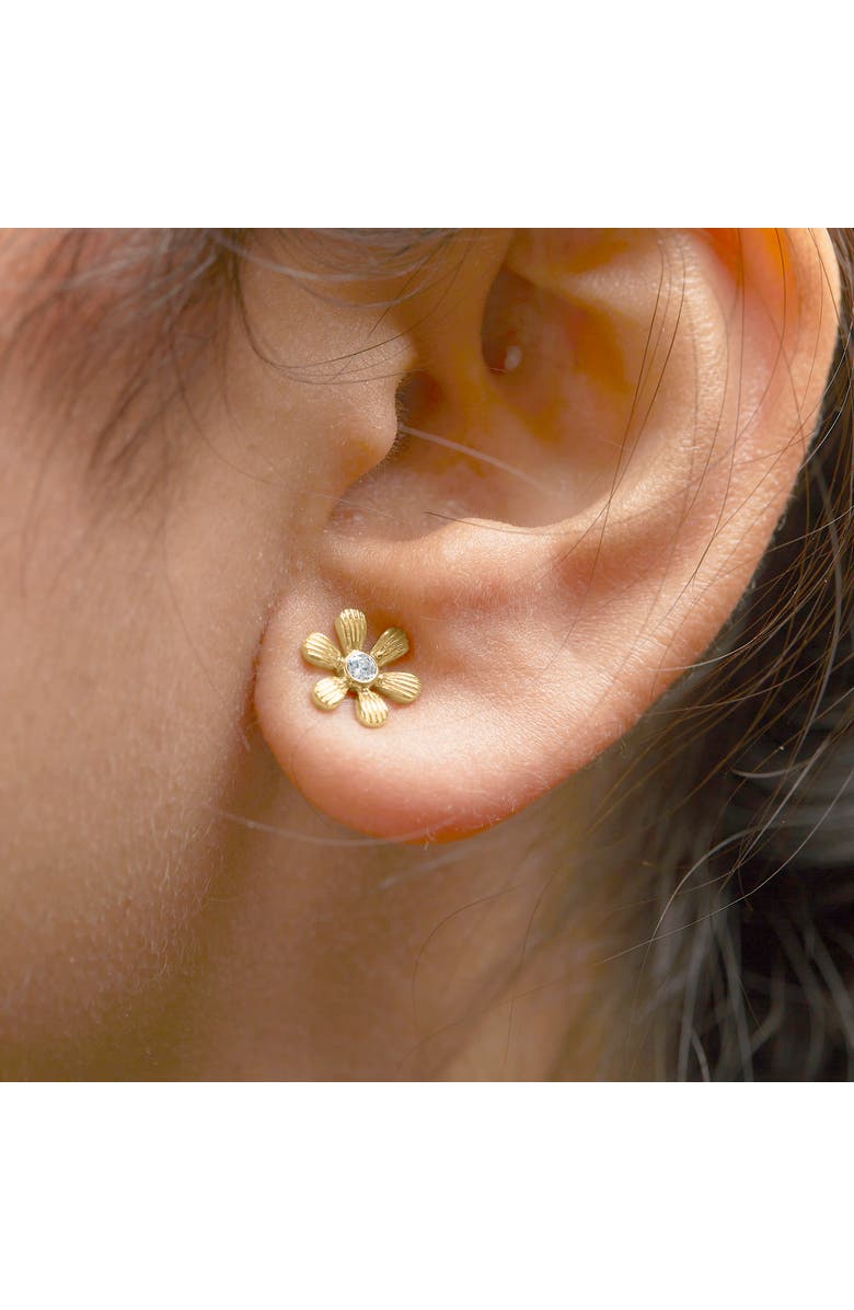 Haus of Brilliance 10K Yellow Gold Bezel Diamond Accent Hammered Finish Floral Stud Earrings, Alternate, color, Yellow