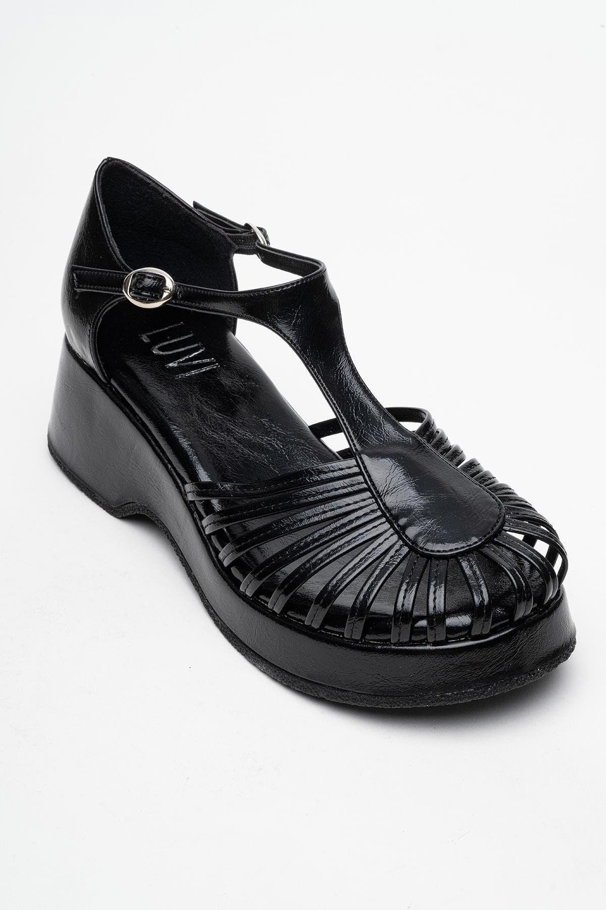 Prologue Shoes Aniel Platform Wedge Sandal, Alternate, color, 