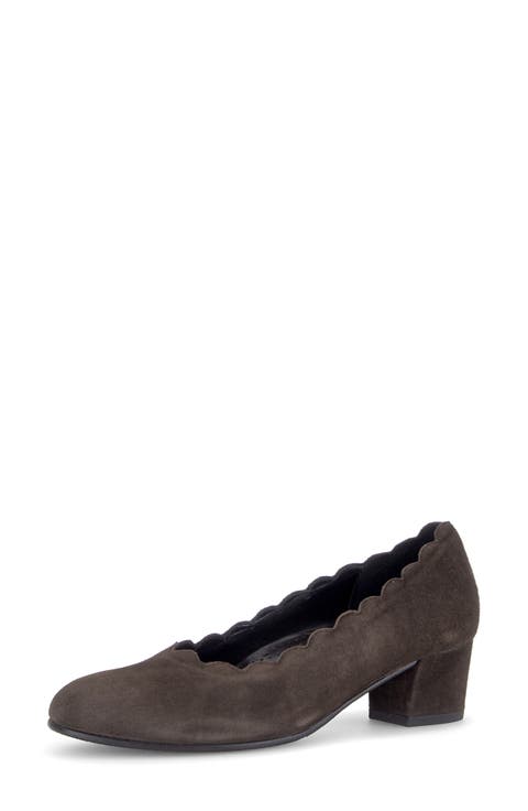 Scalloped Pump