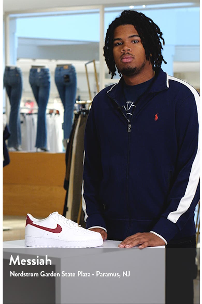 Air Force 1 '07 Sneaker video