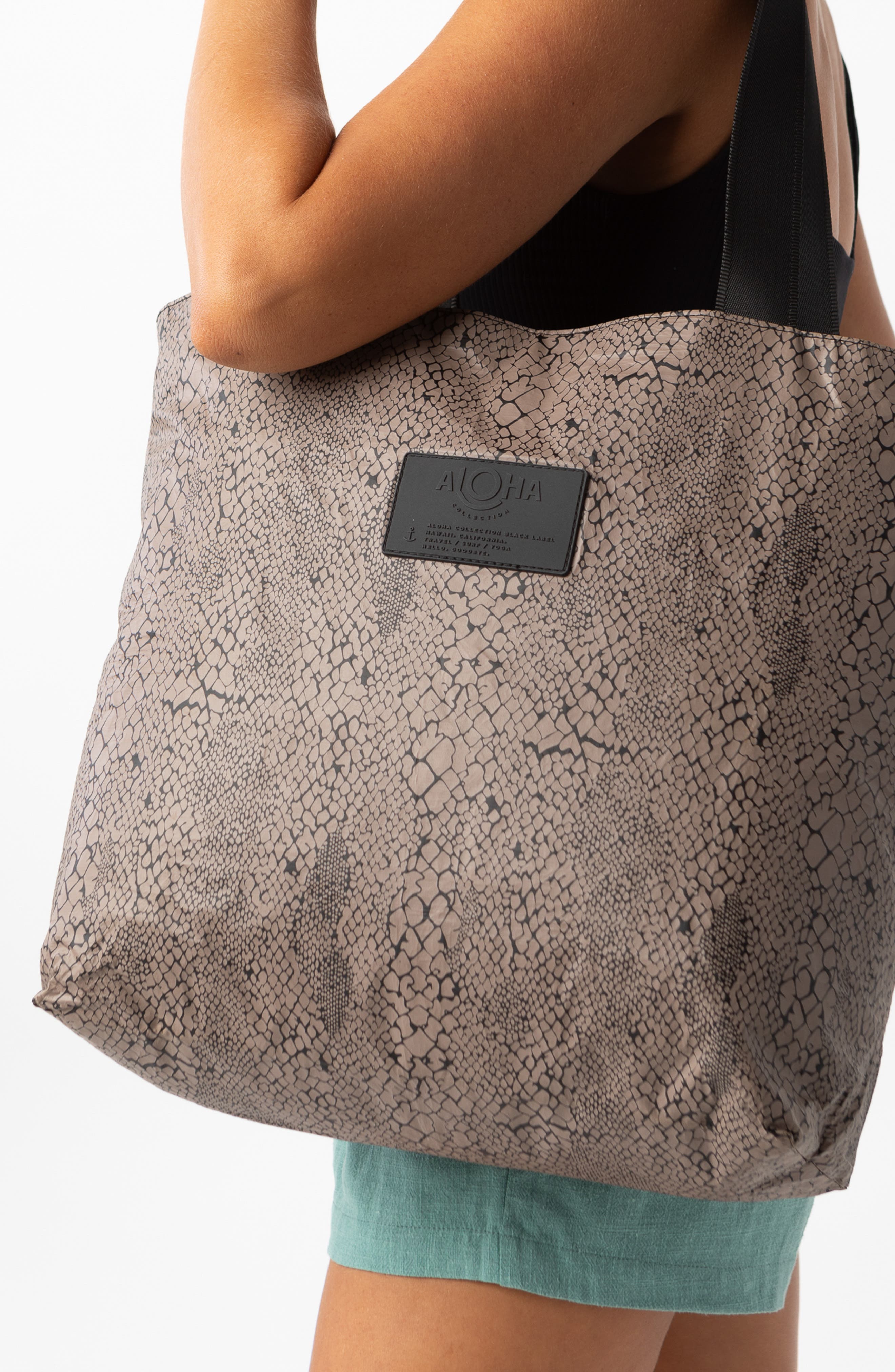 Aloha Collection Python Day Tripper Water Resistant Tyvek® Tote (Women ...