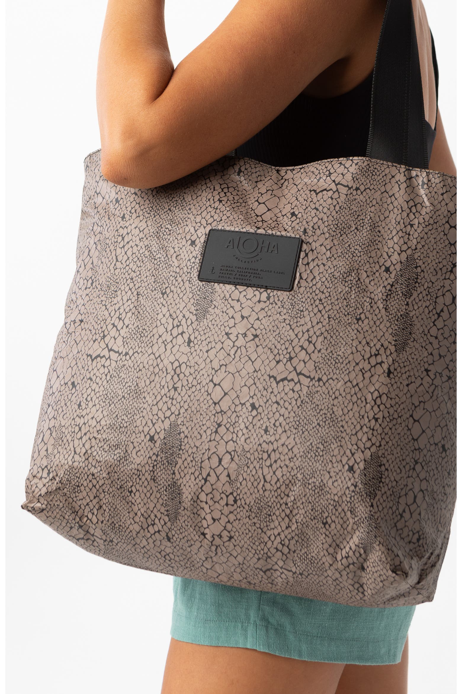 Aloha Collection Python Day Tripper Water Resistant Tyvek® Tote (Women ...