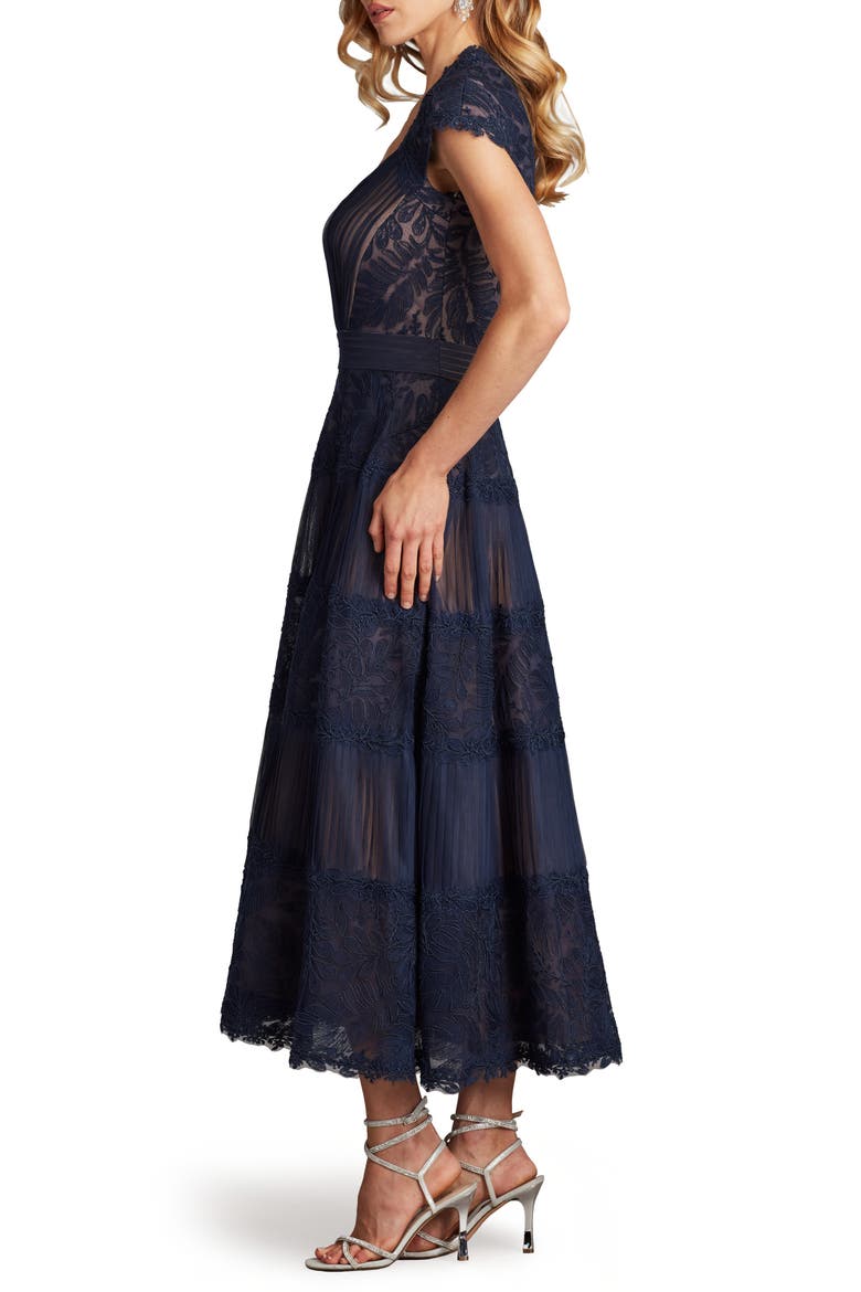 Tadashi shoji ワンピース Tadashi Shoji Pintuck Pleat Embroidery Detail Cocktail Midi Dress
