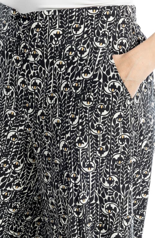 Max Studio Wide Leg Pull-on Crop Pants In Cream/black Whispering Cloves