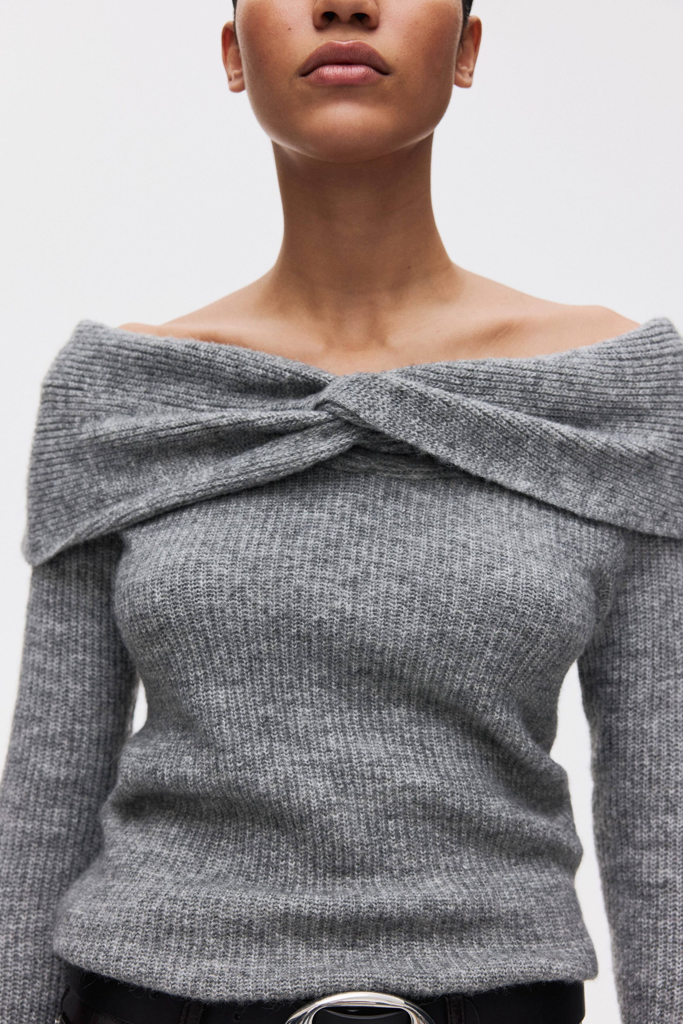 Off-the-shoulder Jumper - image 2