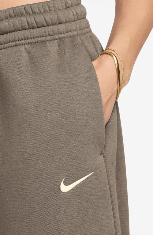Nike Women's  Sportswear Phoenix Fleece High-waisted Oversized Sweatpants In Mink Brown/sail