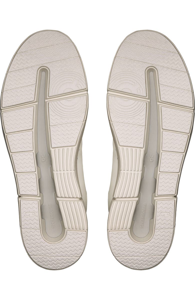 On THE ROGER Advantage Tennis Sneaker, Alternate, color, White/ Heron