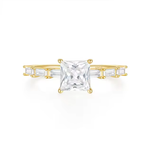 Hollywood Sensation Lumina Luxurious Ring With Princess-cut Aaaaa Cubic Zirconia In Gold