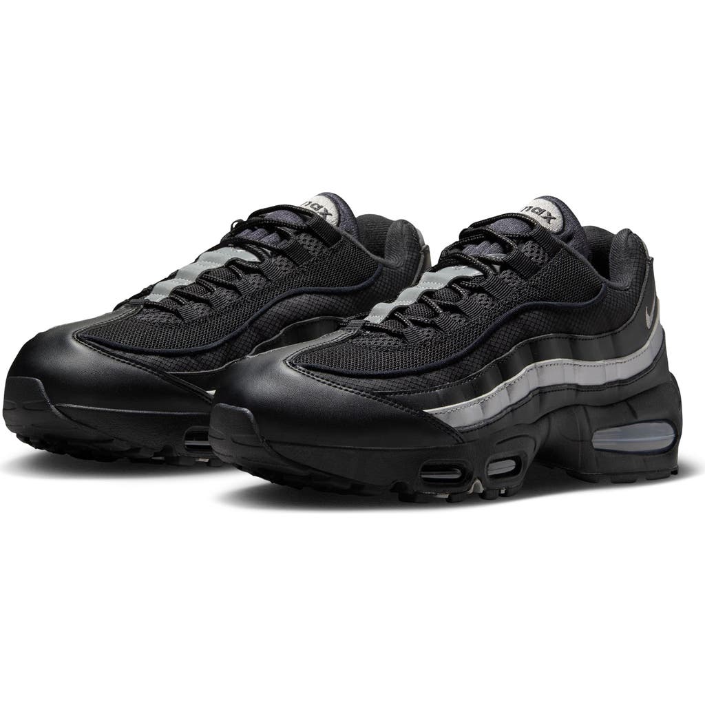 Nike Air Max 95 Sneaker In Black
