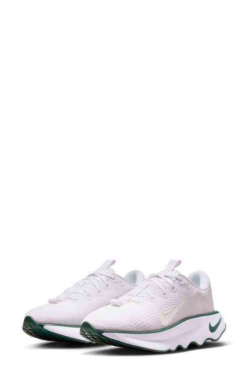 Nike Motiva Road Runner Walking Shoe