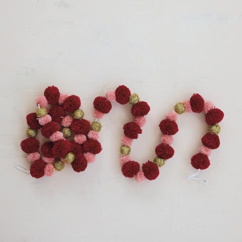 Pom Pom Garland in Polyester