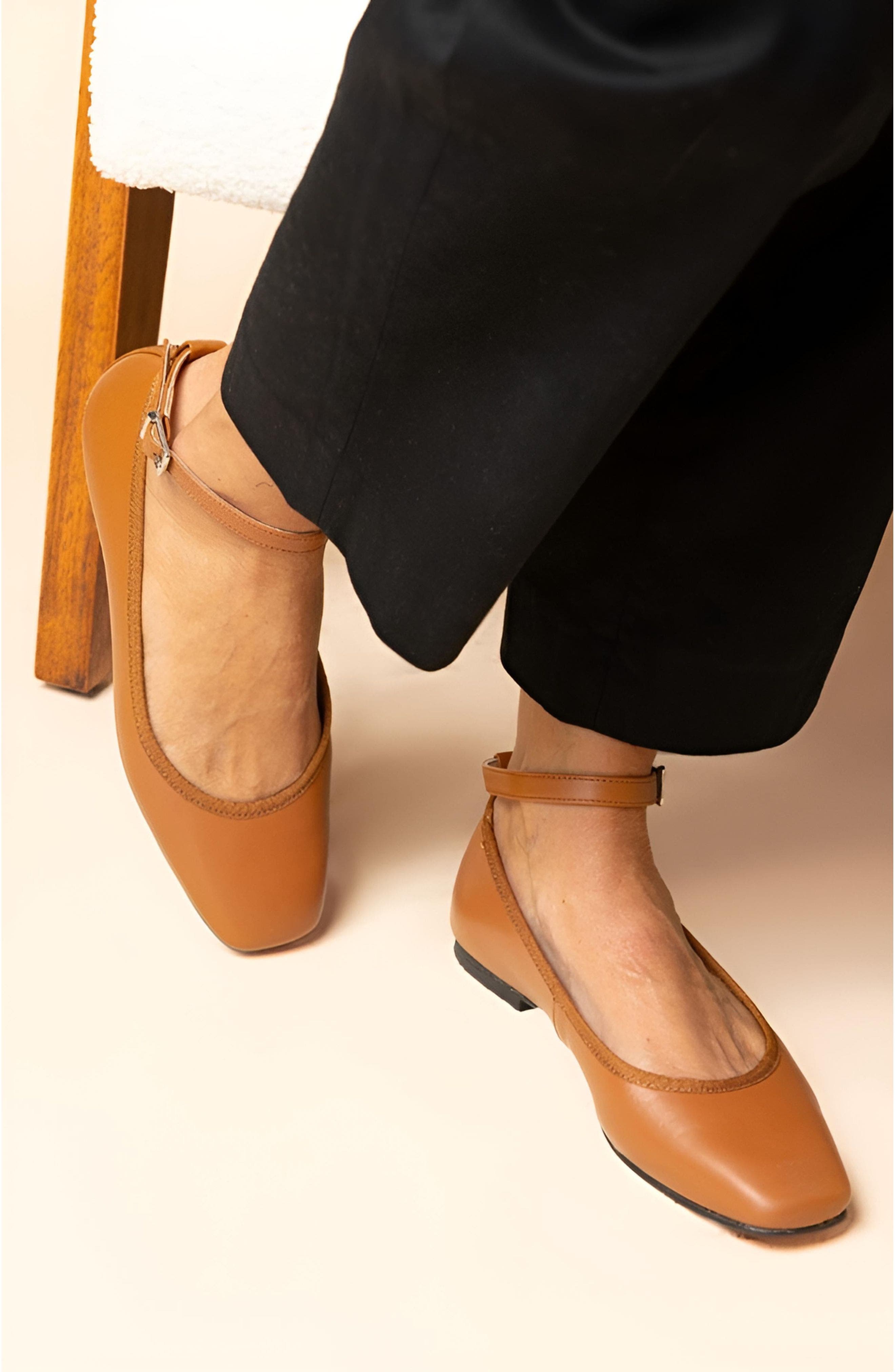 Menina Step Brive Classic Mary Jane Flat, Alternate, color, Caramel