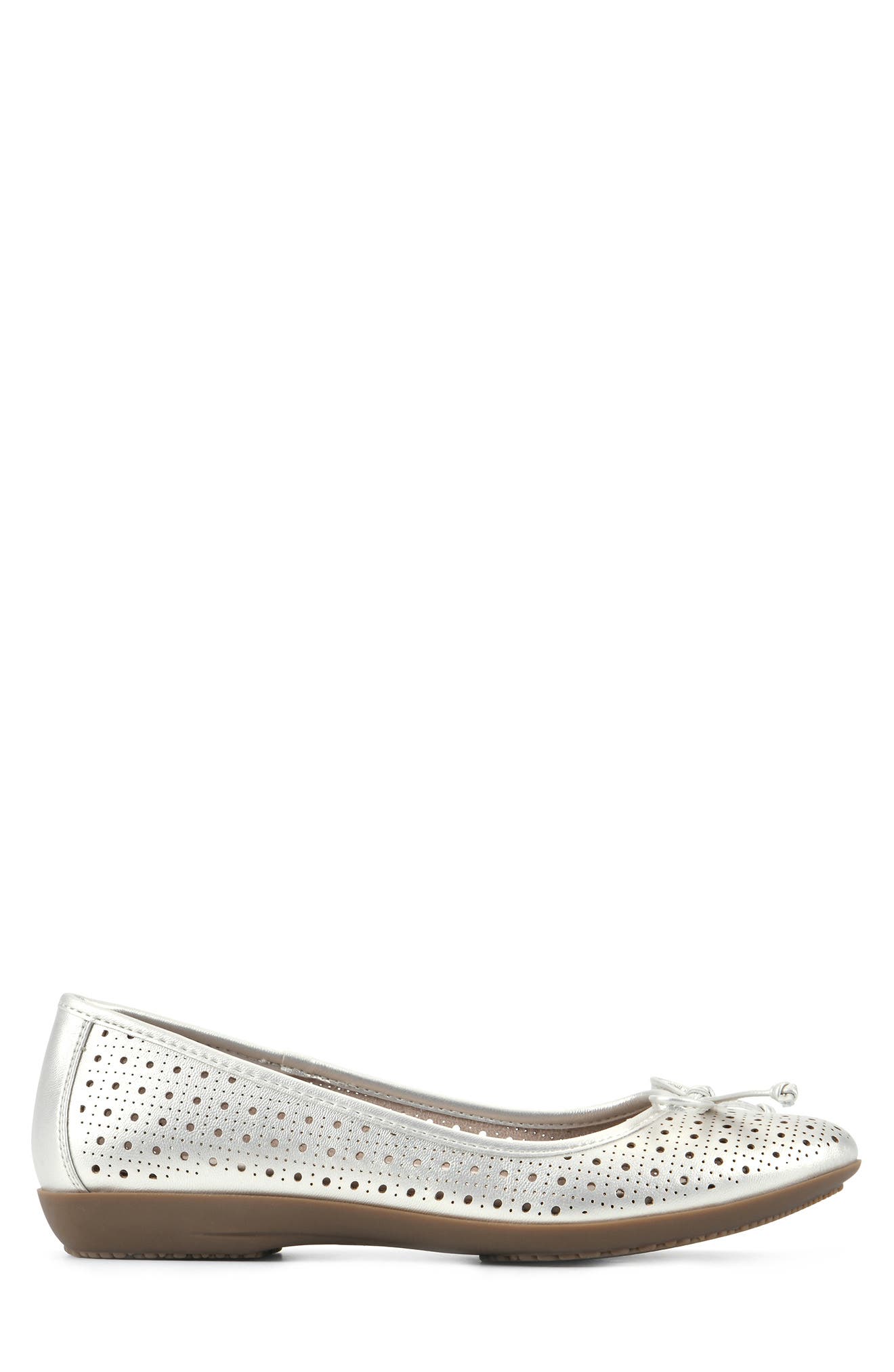CLIFFS BY WHITE MOUNTAIN Cheryl Ballet Flat - Wide Width Available, Alternate, color, Platino Metallic Smooth