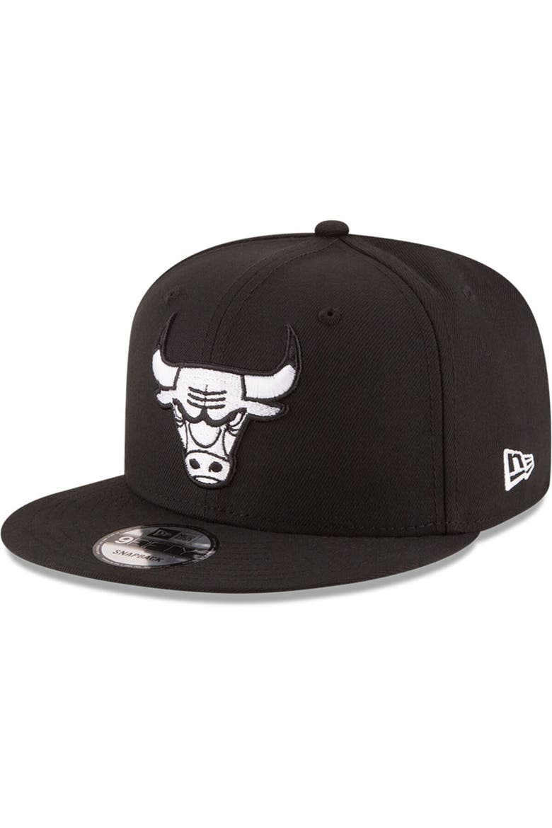 Men's New Era Black Chicago Bulls Black & White Logo 9FIFTY Adjustable Snapback Hat, Main, color, Black