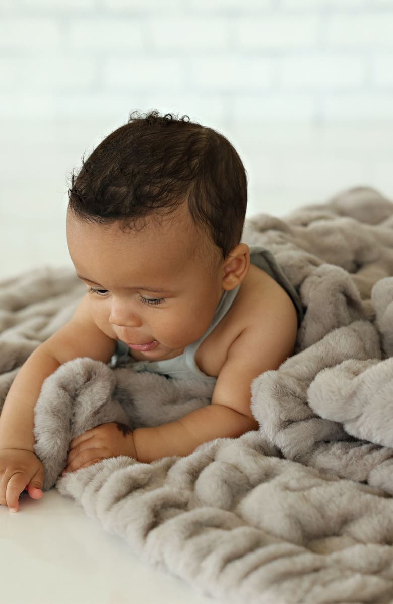 Minky Couture Hugs Tranquil Dove Blanket, Main, color, Gray