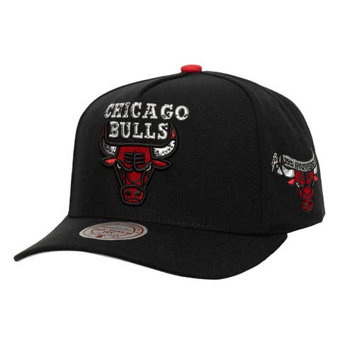 Men's Mitchell & Ness  Black Chicago Bulls Core Pro Pinch Adjustable Hat
