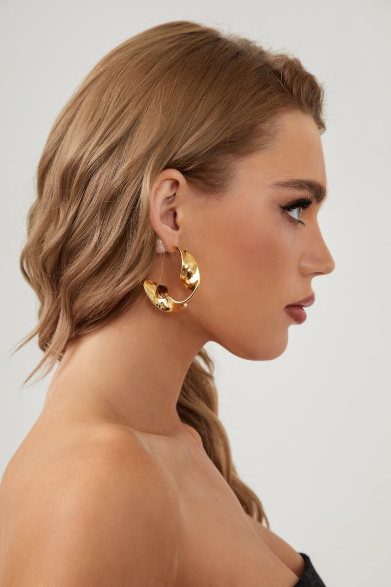 Chunky Wave Hoop Earrings, Alternate, color, Gold