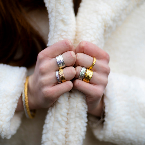 Lucy Quartermaine Hula Middle Ring