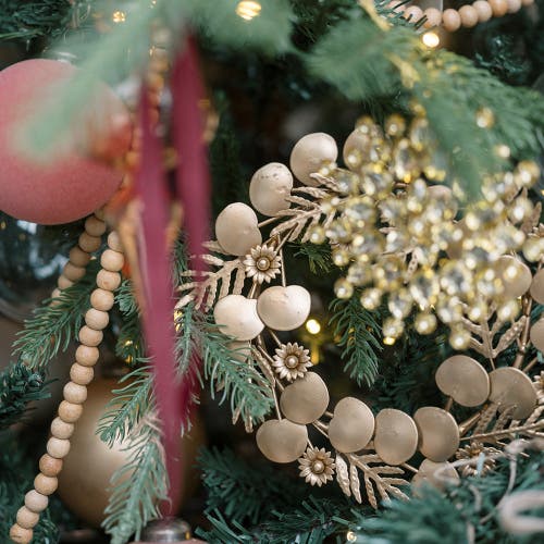 Cg Hunter 7.5" Iron Wreath Ornament, Brass In Gold