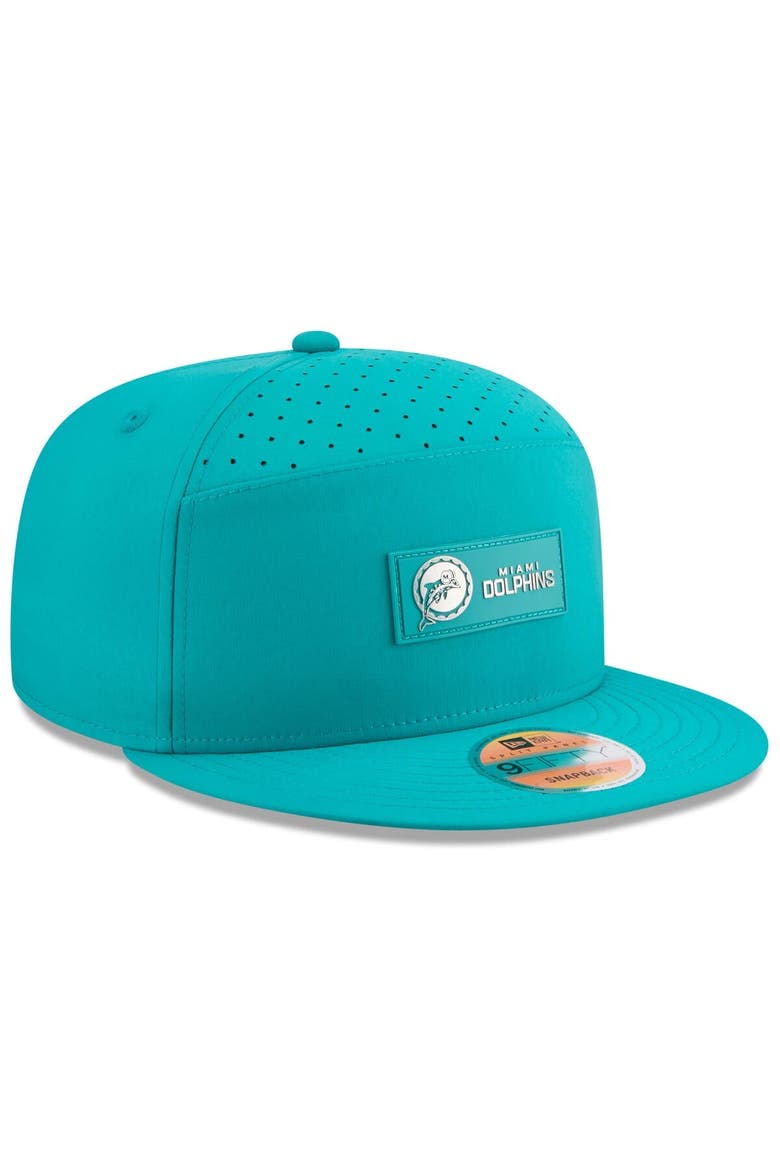 Men's New Era Aqua Miami Dolphins 2025 Sideline Throwback Split Panel 9FIFTY Snapback Hat, Alternate, color, Aqua