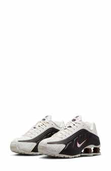 Nike Shox R4 Sneaker