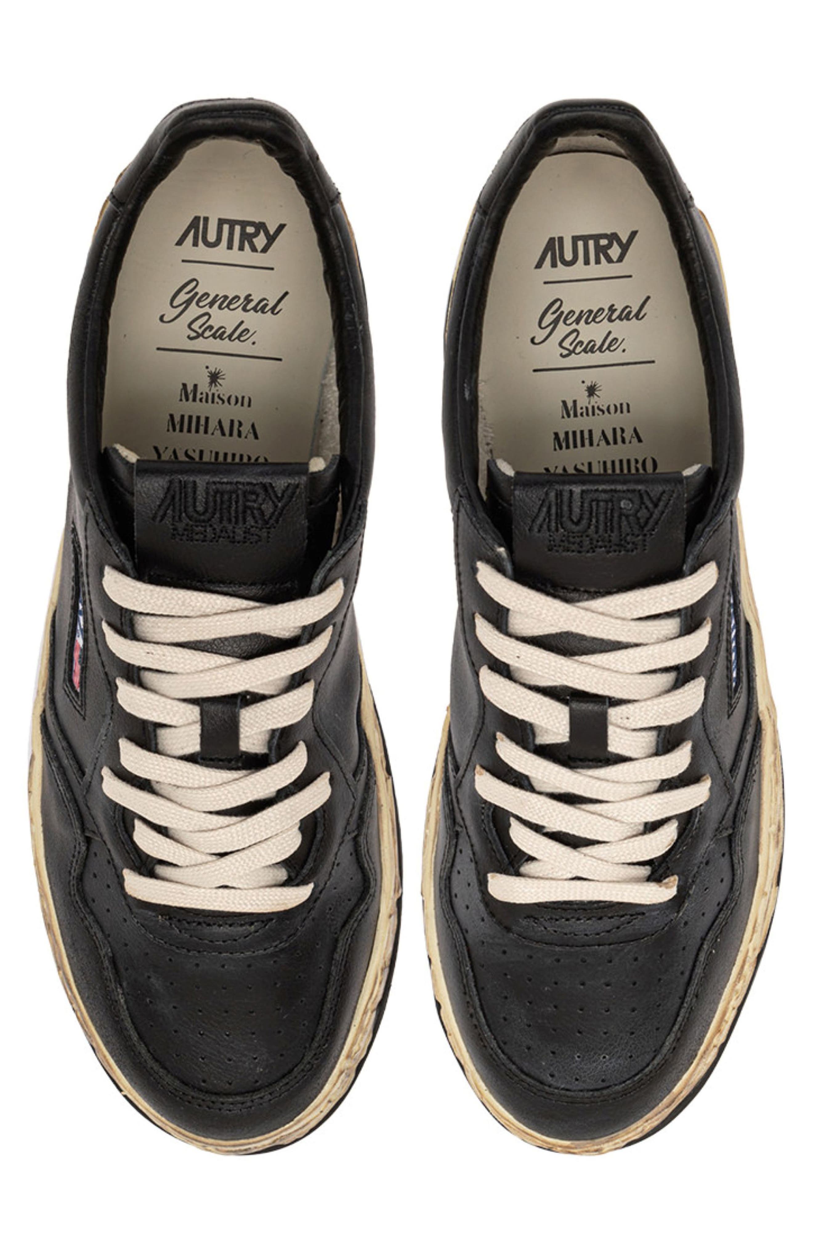 AUTRY Medalist Super Vintage Low Sneaker, Alternate, color, Black