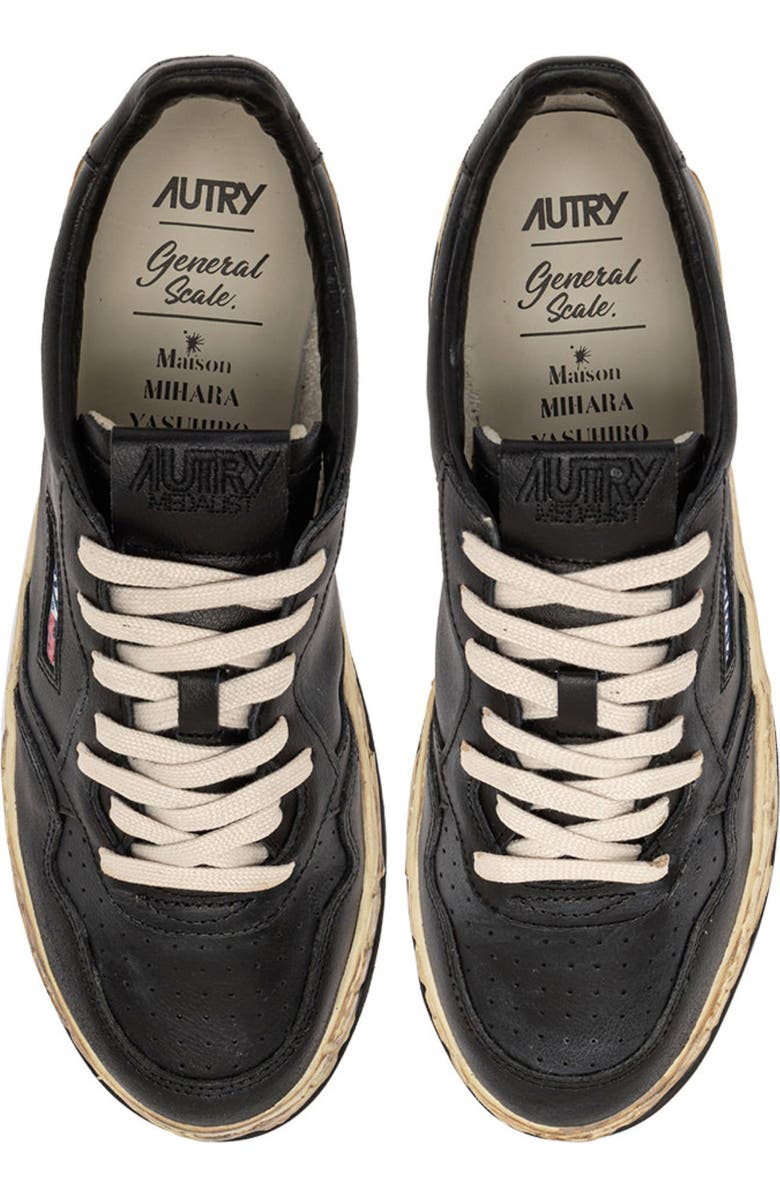 AUTRY Medalist Super Vintage Low Sneaker, Alternate, color, Black