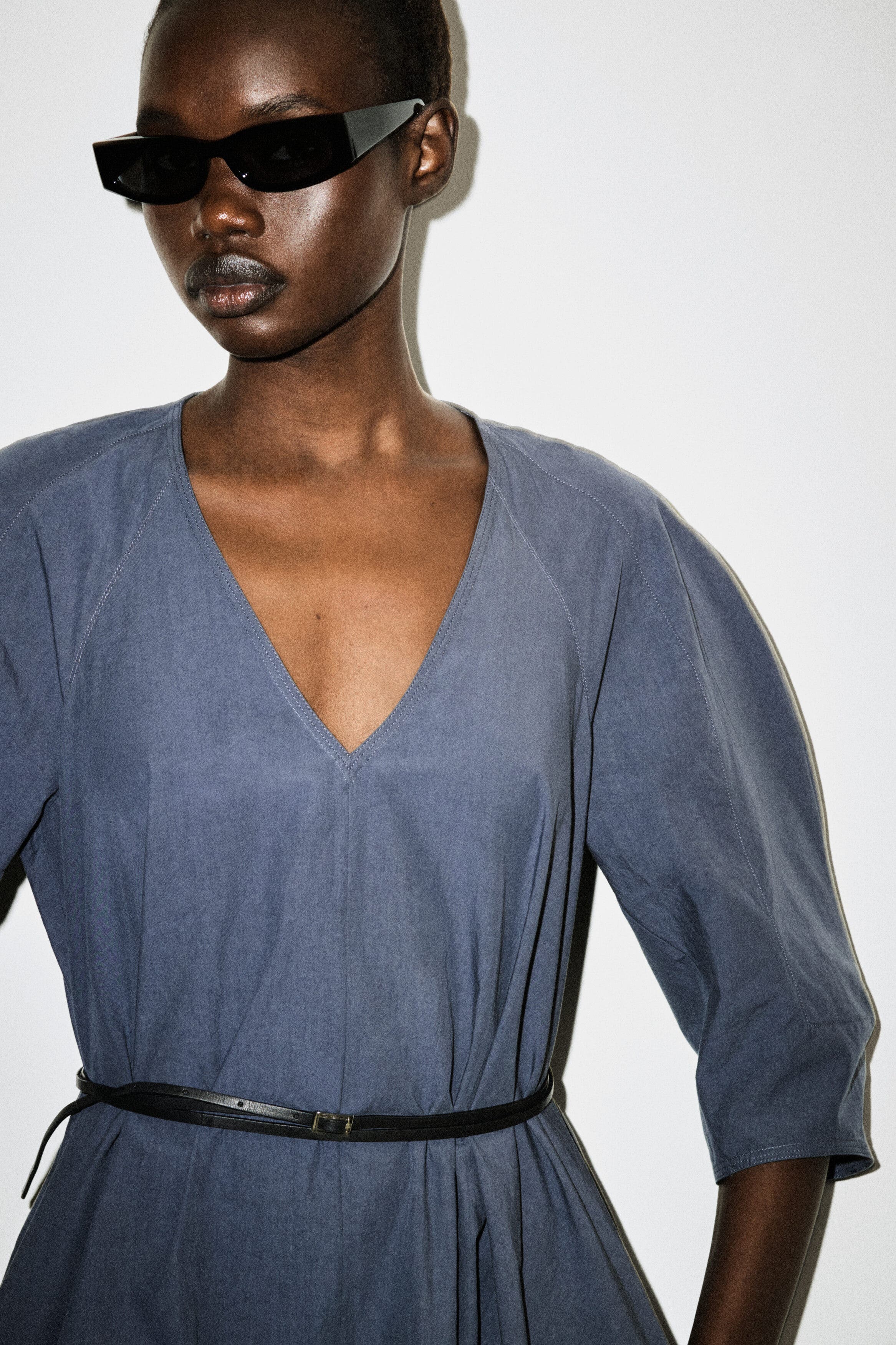 Rounded V-Neck Cotton Midi Dress - image 4