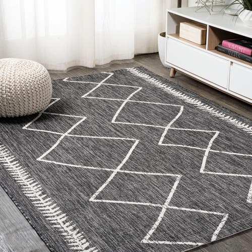 Jonathan Y Derya Diamond Trellis Indoor/outdoor Area Rug In Black/ivory