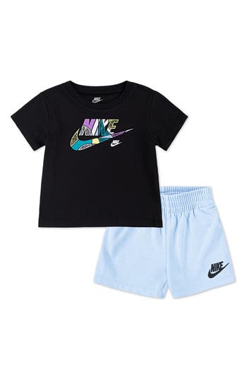 Nike Graphic T-shirt & Shorts Set